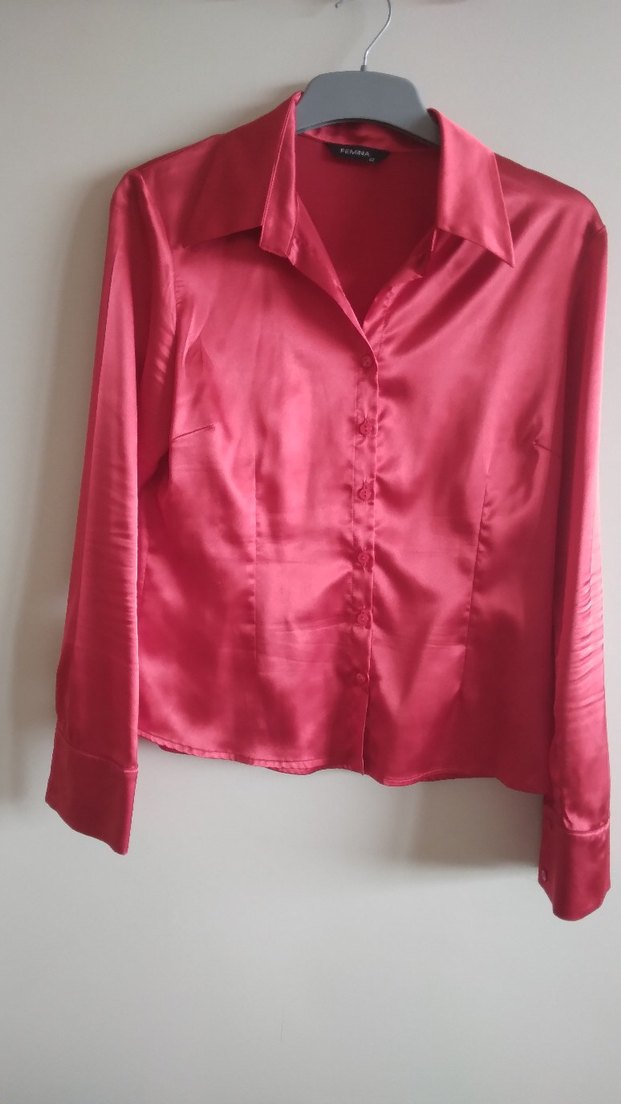 Kırmızı Saten Düğmeli Gömlek Yakalı Kadın Bluz - Görsel 2