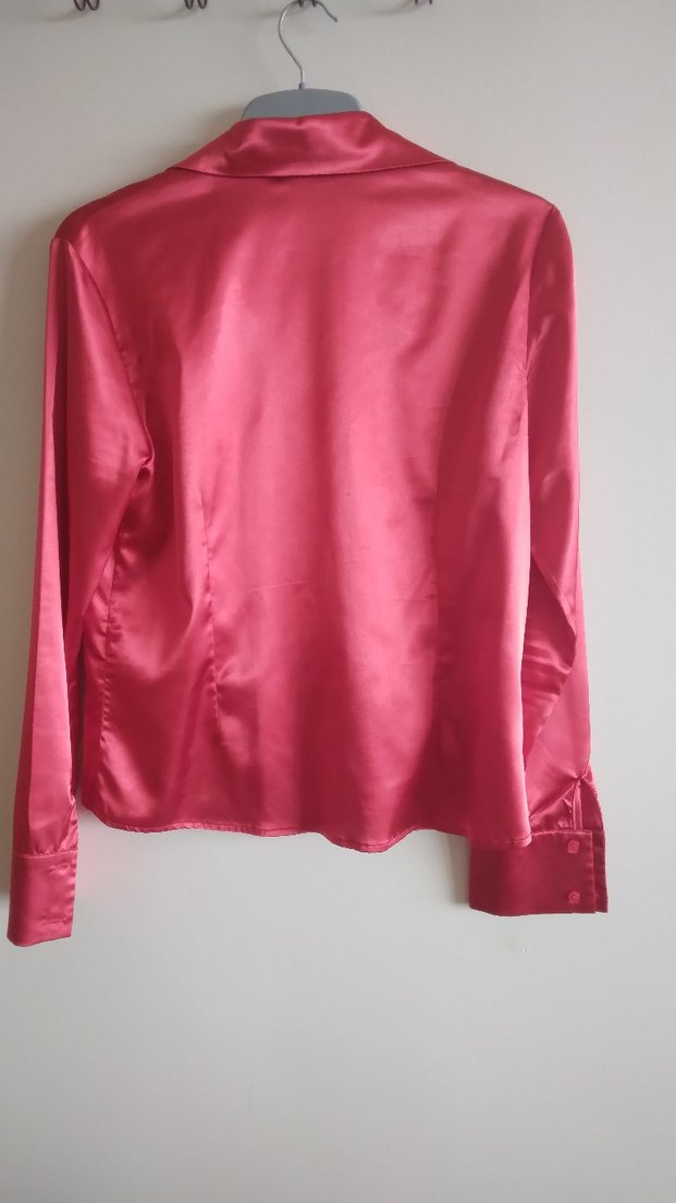 Kırmızı Saten Düğmeli Gömlek Yakalı Kadın Bluz - Görsel 4