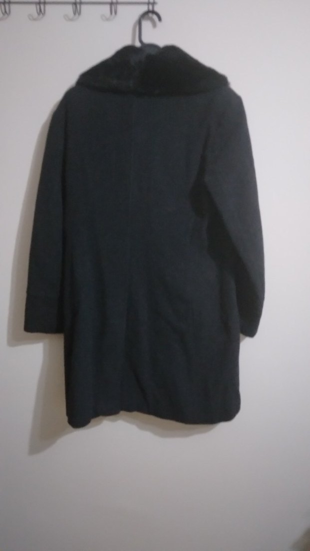 Kadın Siyah Peluş Yakalı Manto - Görsel 3