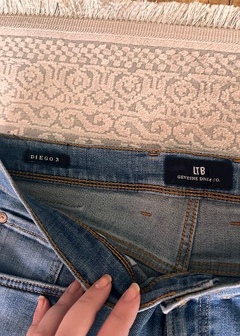 Erkek Mavi Denim Dar Kesim Jean - Görsel 4