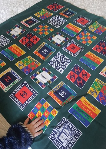 Çok Renkli Vintage Pop Kültür Desenli Kadın Fuları