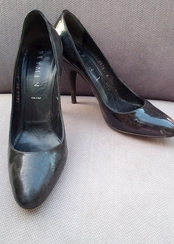 Siyah Parlak Stiletto Topuklu Kadın Ayakkabı