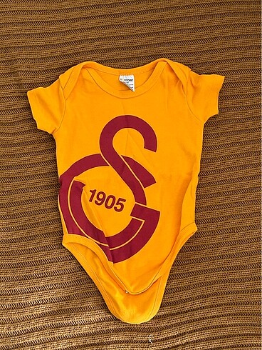 Galatasaraylı çıtçıtlı body
