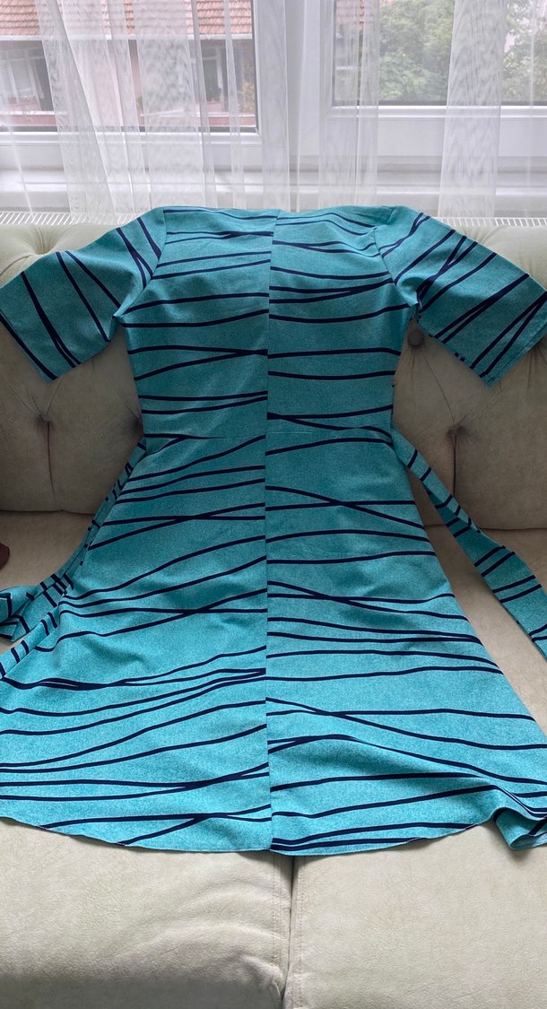 Turkuaz Renkli Piliseli Hamile Tuniği - Görsel 3