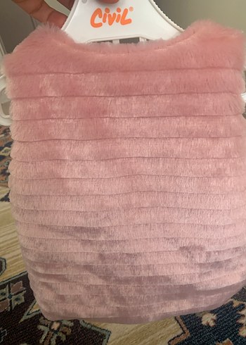 Kız Çocuk Pembe Kürklü Yelek - Görsel 3