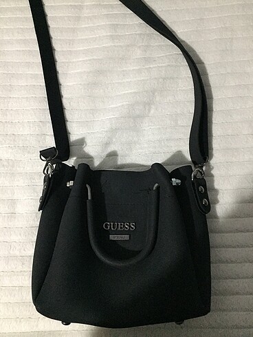 Çapraz guess çanta