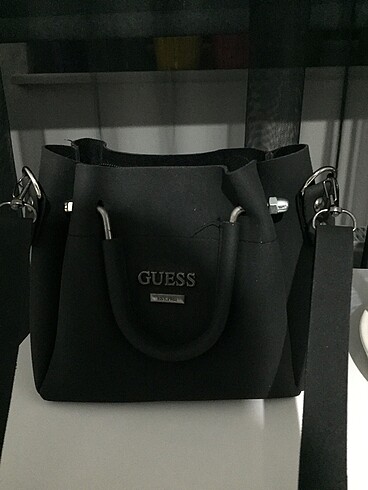 Guess Çapraz guess çanta