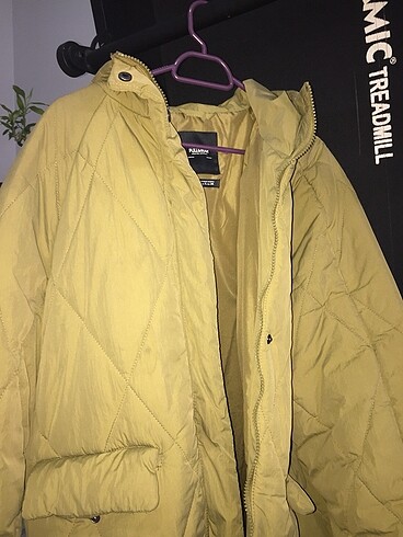 s Beden Pull&Bear kapitone mont