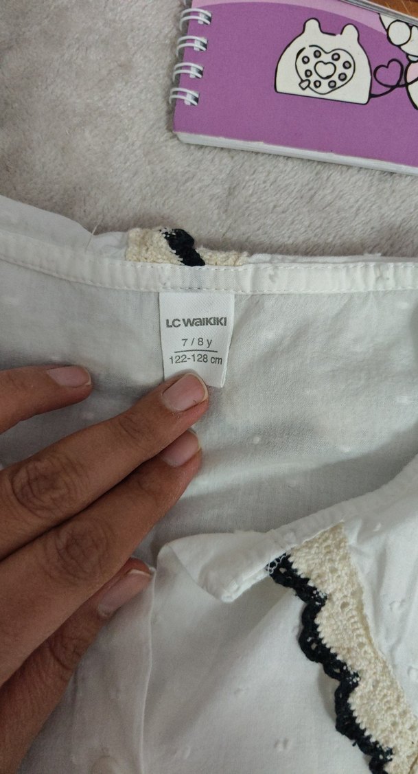 Nakışlı, kısa kollu beyaz gömlek - Görsel 2