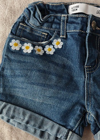 Nakışlı Düğmeli Mavi Kız Kot Şort - Görsel 2