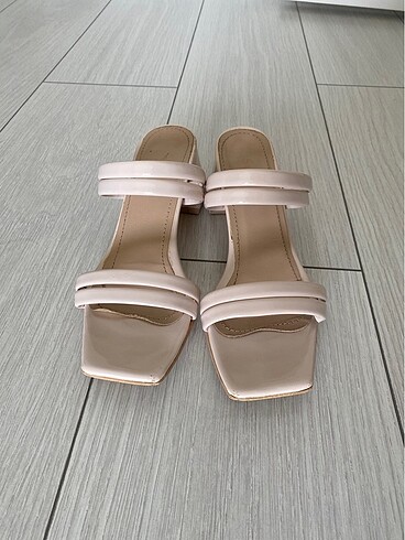 NUDE TOPUKLU RUGAN TOPUKLU TERLİK