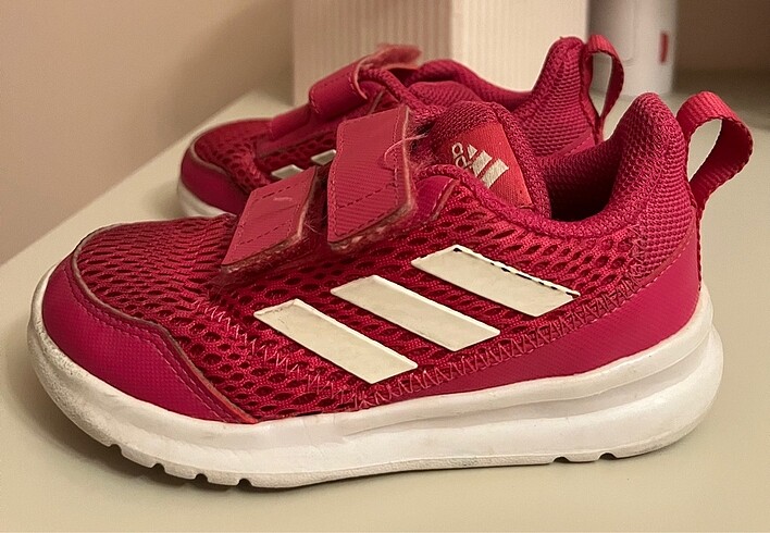 25 Beden pembe Renk 25,5 numara Adidas spor ayakkabı