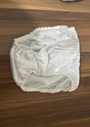 Beyaz Mini Saten İp Askılı Vintage Pijama Takımı - Görsel 5