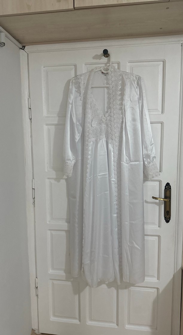 Nakışlı Uzun Beyaz Vintage Kadın Sabahlık ve Gecelik - Görsel 2