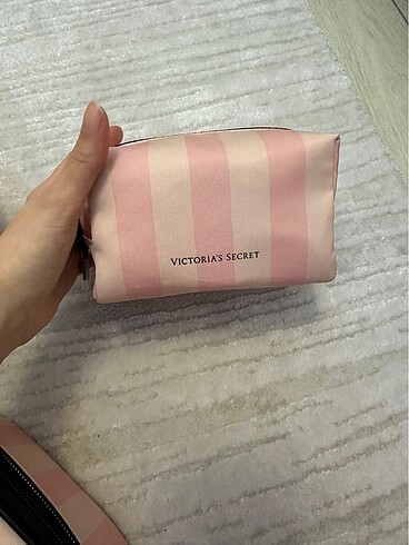 Victoria s Secret Victoria secret makyaj çantası