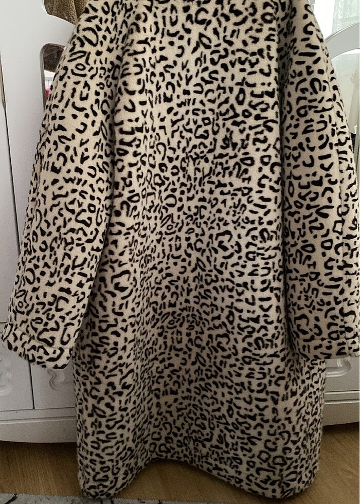 FRANSA- LEOPAR DESEN PELUŞ KÜRK KABAN - Görsel 5