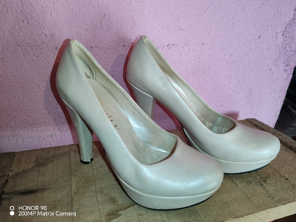 Beyaz Tokalı Kadın Yüksek Topuklu Stiletto - Görsel 5