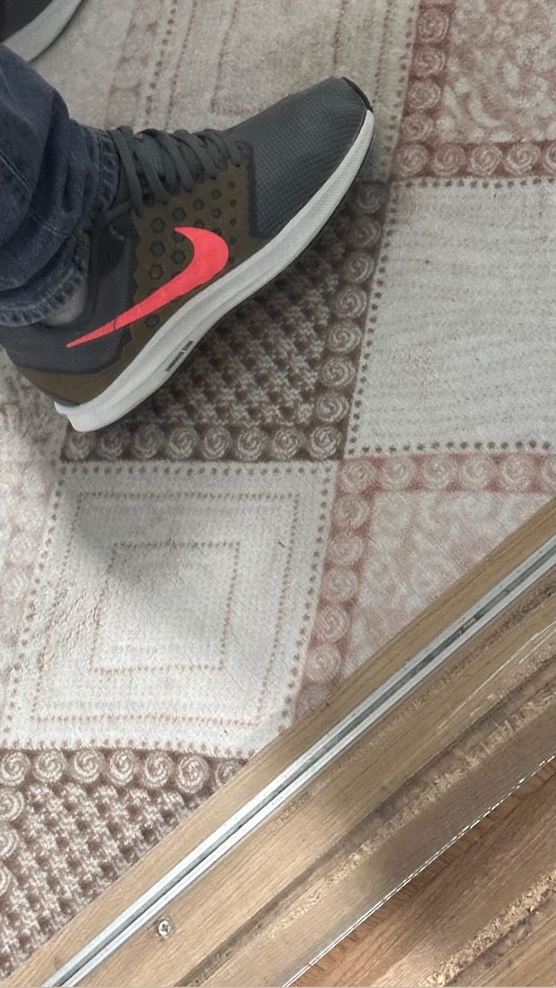 Gri ve Bej Spor Ayakkabı Velcro Detaylı - Görsel 3