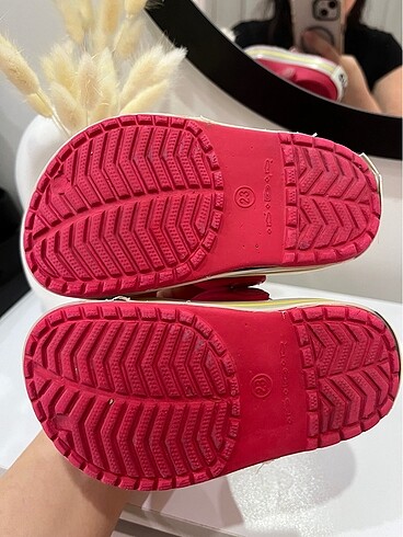 23 Beden kırmızı Renk Orjinal crocs