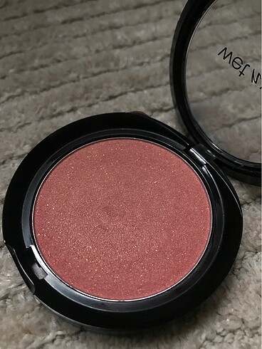  Beden wet n wild allık