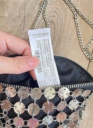 Beden Stradivarius parlak gece çantası