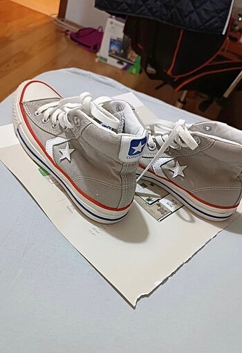 36,5 Beden beyaz Renk Orjinal converse