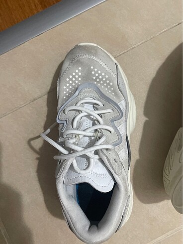 32 Beden gri Renk Adidas erkek çocuk ayakkabı açık gri