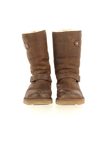 39 Beden Ugg Çizme %70 İndirimli.