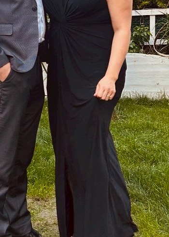 Siyah Drapeli Uzun V Yakalı Abiye Elbise - Görsel 3