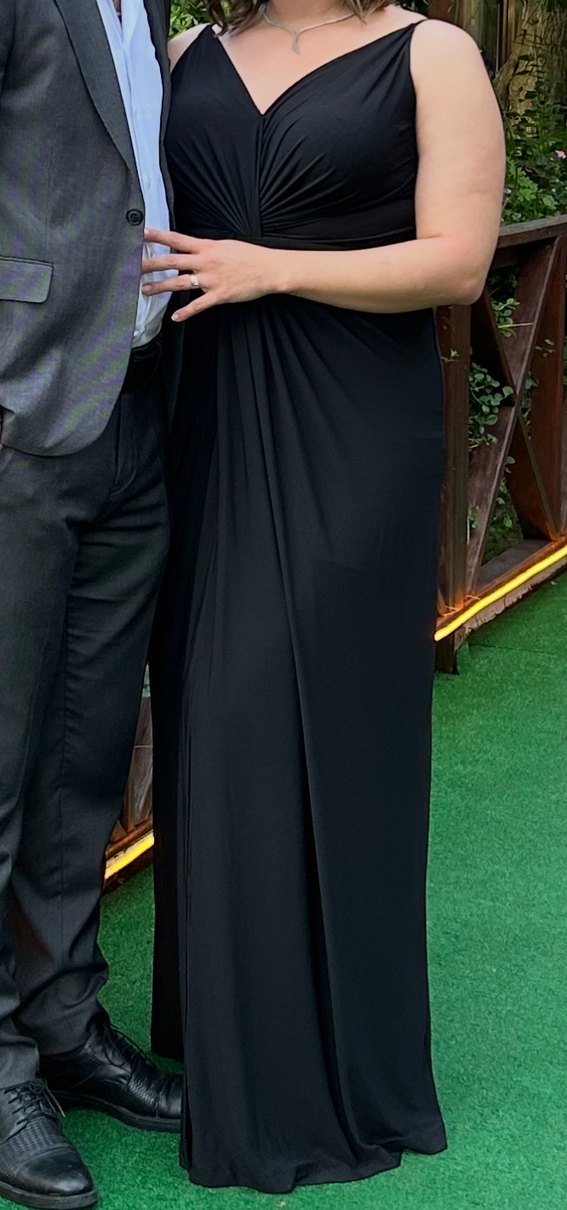 Siyah Drapeli Uzun V Yakalı Abiye Elbise - Görsel 2