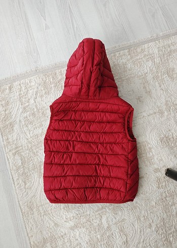 Kırmızı  Kapüşonlu mango marka Kız çocukŞişme Yelek 3yaş içindir - Görsel 2