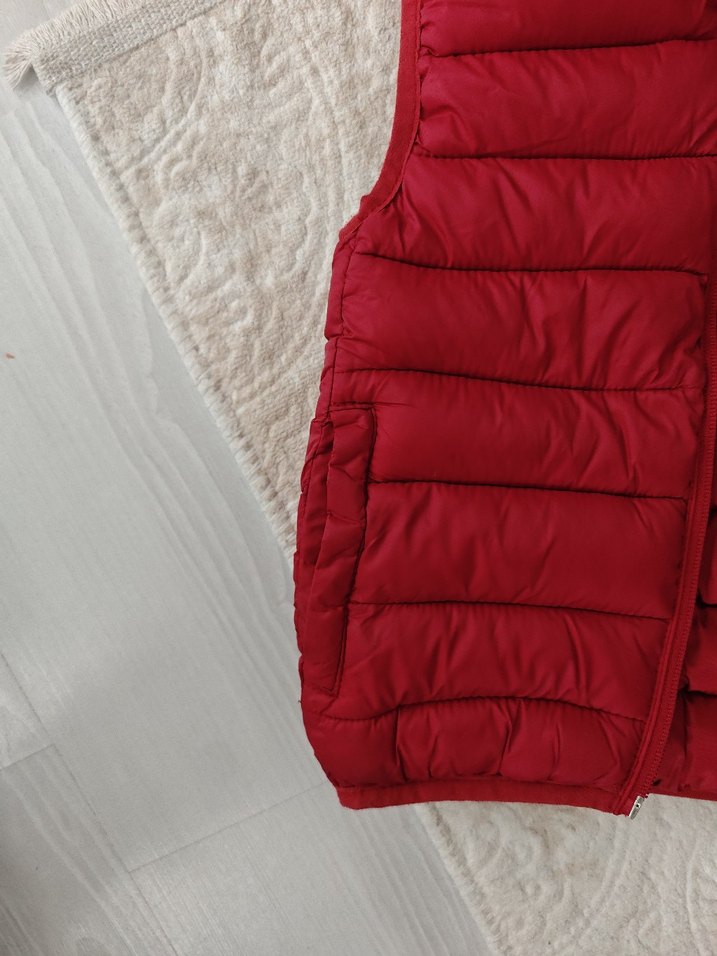 Kırmızı  Kapüşonlu mango marka Kız çocukŞişme Yelek 3yaş içindir - Görsel 4