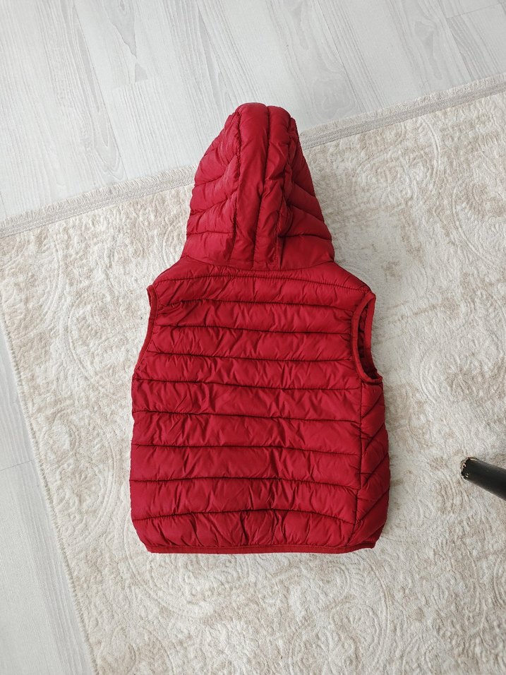 Kırmızı  Kapüşonlu mango marka Kız çocukŞişme Yelek 3yaş içindir - Görsel 2