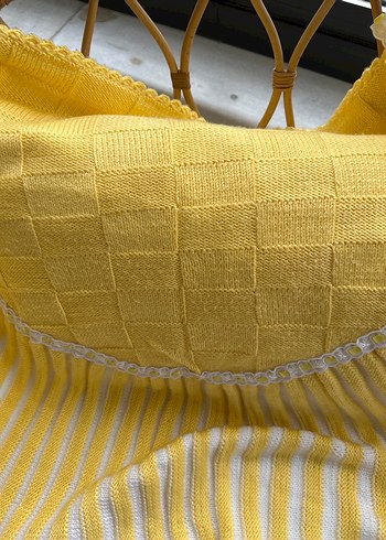 Sarı İşlemeli Örgü Çocuk Battaniyesi - Görsel 3