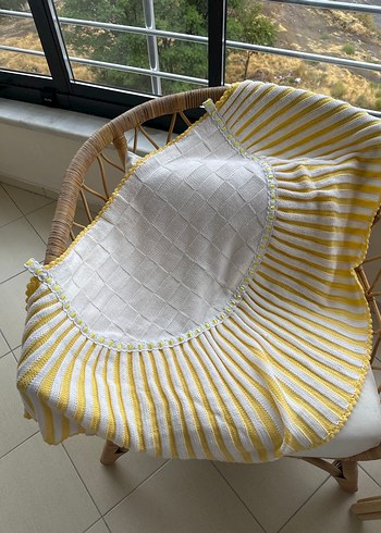 Sarı İşlemeli Örgü Çocuk Battaniyesi - Görsel 2