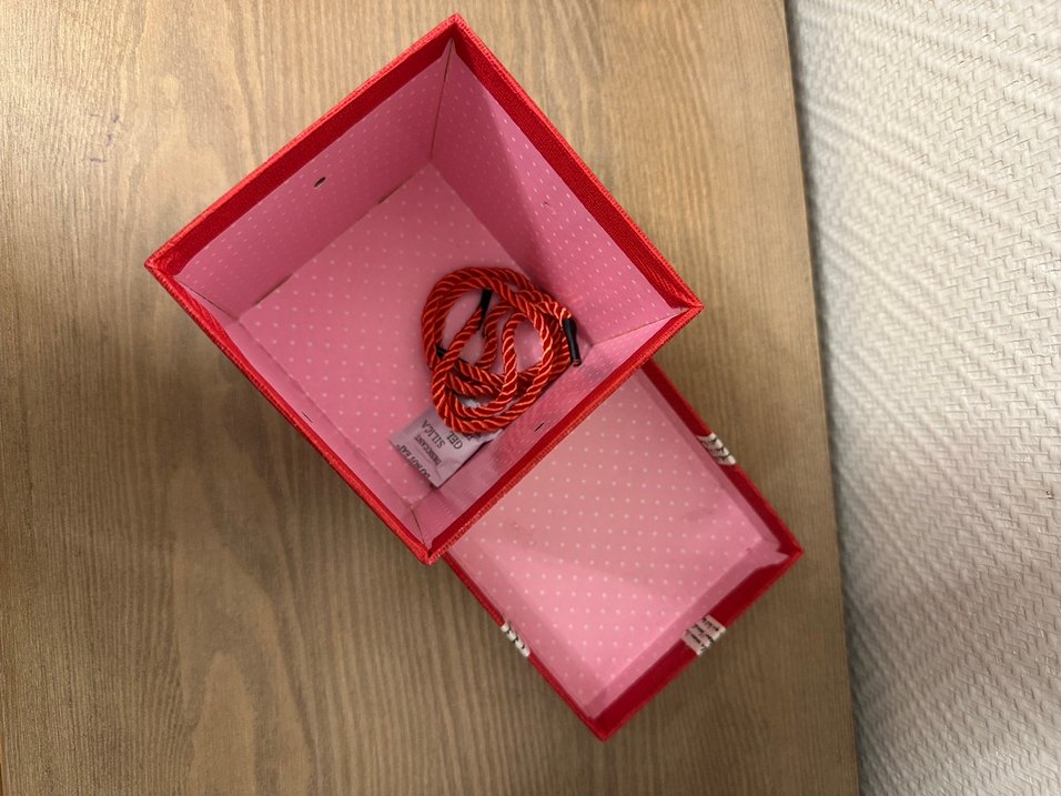 Kırmızı Kurdeleli Hediye Kutusu - Görsel 3