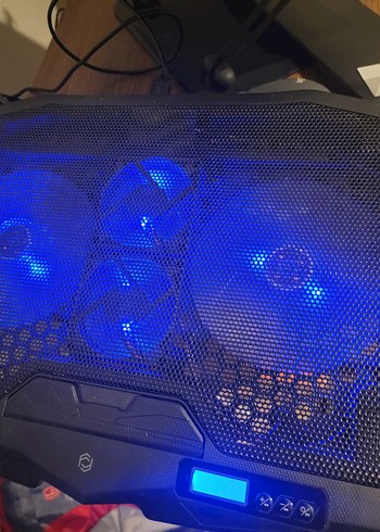 Frisby 4 Fanlı Laptop Soğutucu USB 10-17 inç - Görsel 5