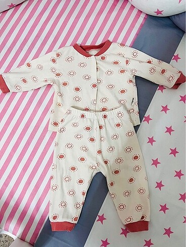 Kız bebek pijama takımı