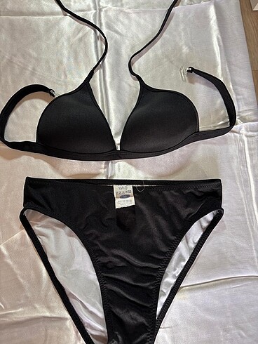 Siyah bikini takım