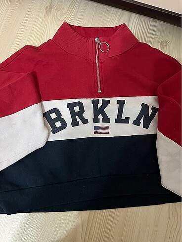H&M BRKLN Baskılı Crop Sweatshirt
