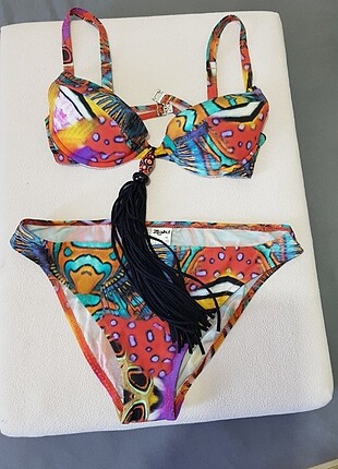 Zeki bikini