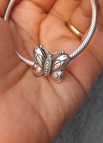Beden Pandora Charm