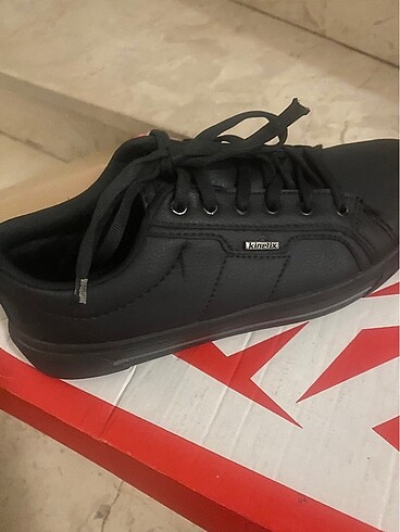 Kinetix Kinetix Sneakers