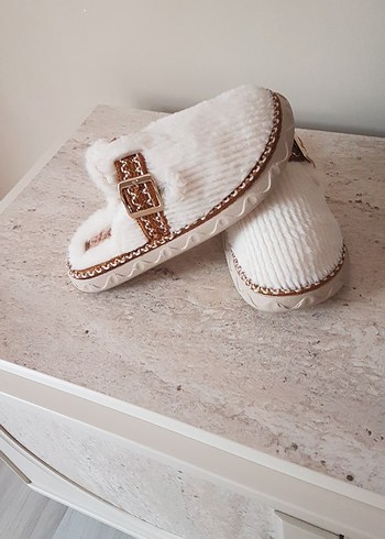 Nakışlı Örgü Beyaz Kadın Terlikler - Görsel 3