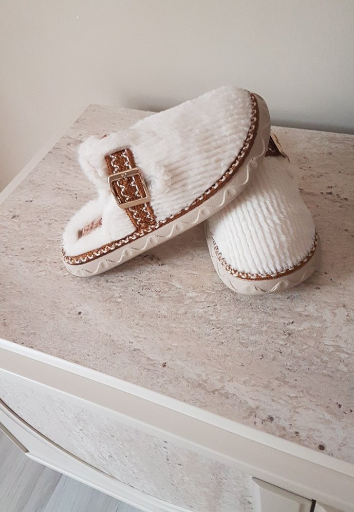 Nakışlı Örgü Beyaz Kadın Terlikler - Görsel 3