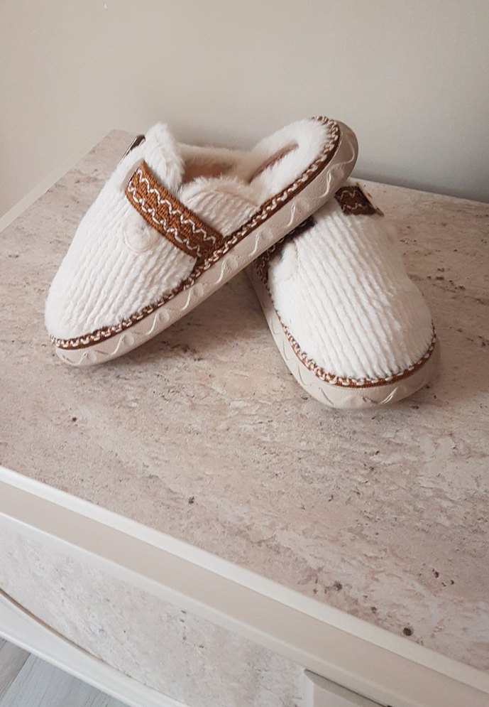 Nakışlı Örgü Beyaz Kadın Terlikler - Görsel 2