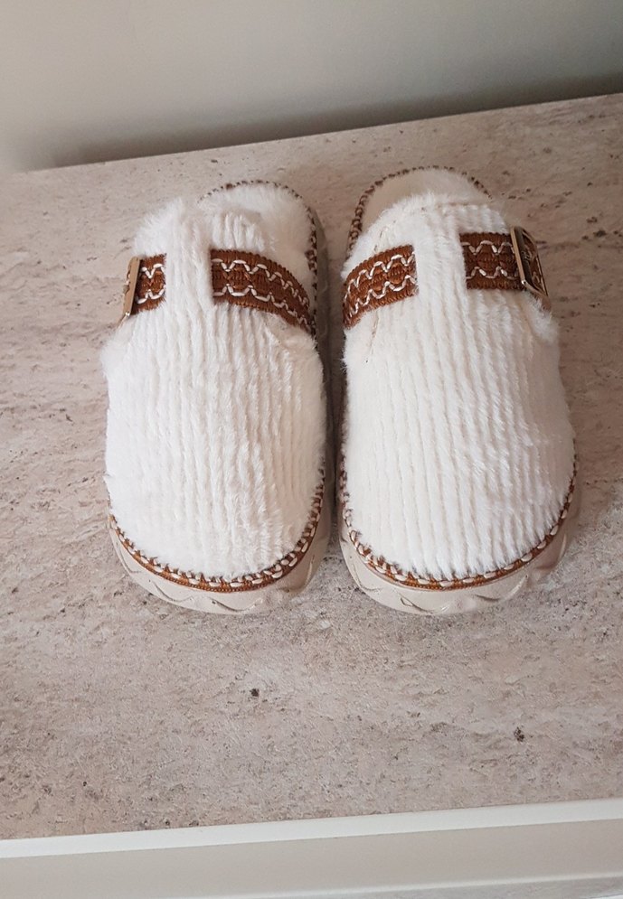 Nakışlı Örgü Beyaz Kadın Terlikler - Görsel 4