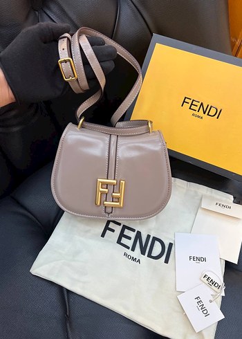 Fendi Fendi Kahverengi Deri Kadın Omuz Çantası