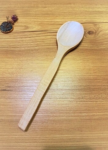 Diğer 2 adet ahşap kaşık 23 cm ve 27 cm