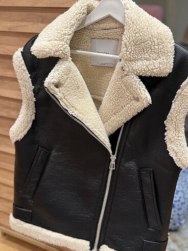 Bershka yelek